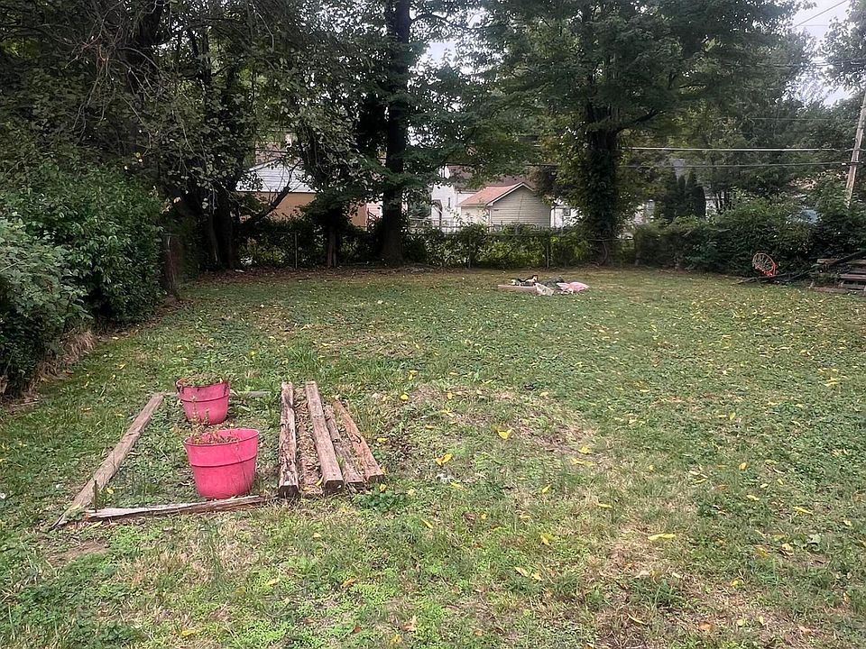 2nd image of 2706 Wyandotte Ave