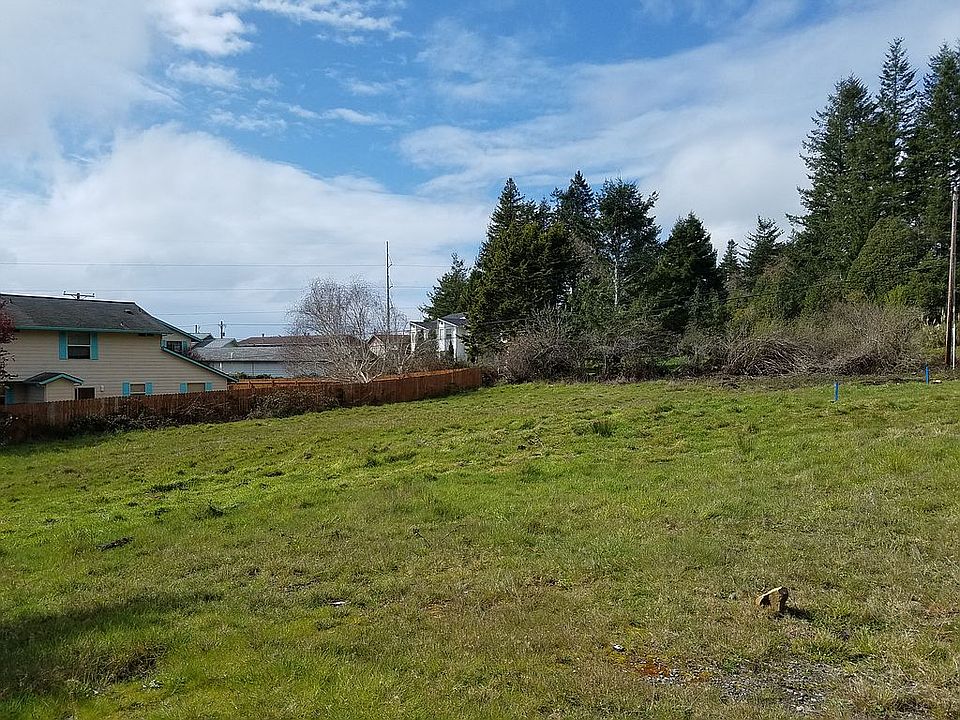 2nd image of 302 Lundeen Rd