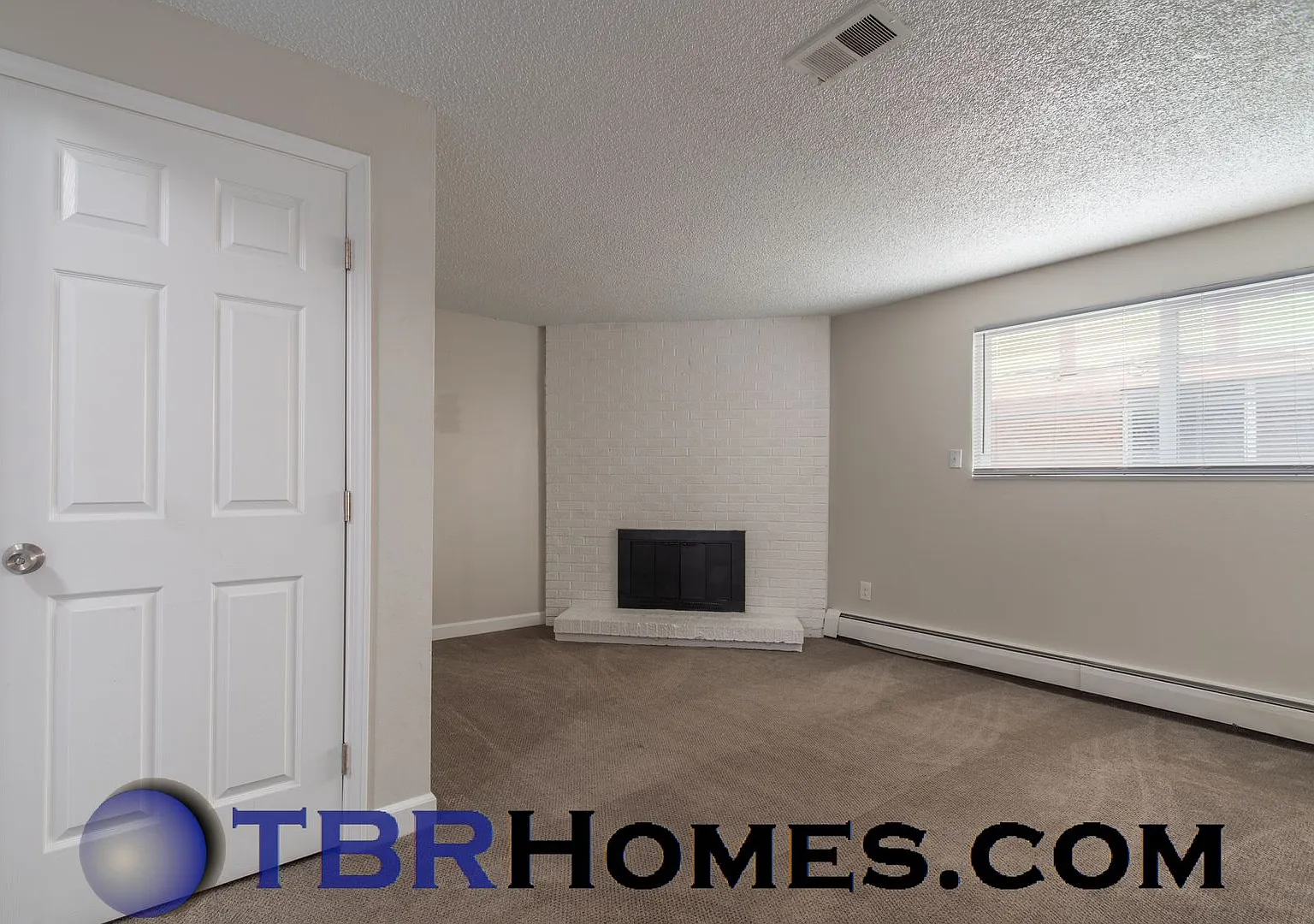 8656 W 62nd Pl — Photo 4