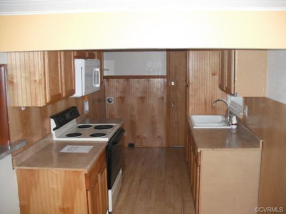 5th image of 104 W Cedar Ave