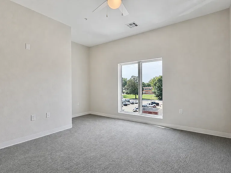 727 Poyntz Ave #209 — Photo 1
