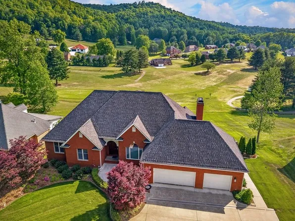 1651 N Plantation Dr, Cookeville, TN 38506