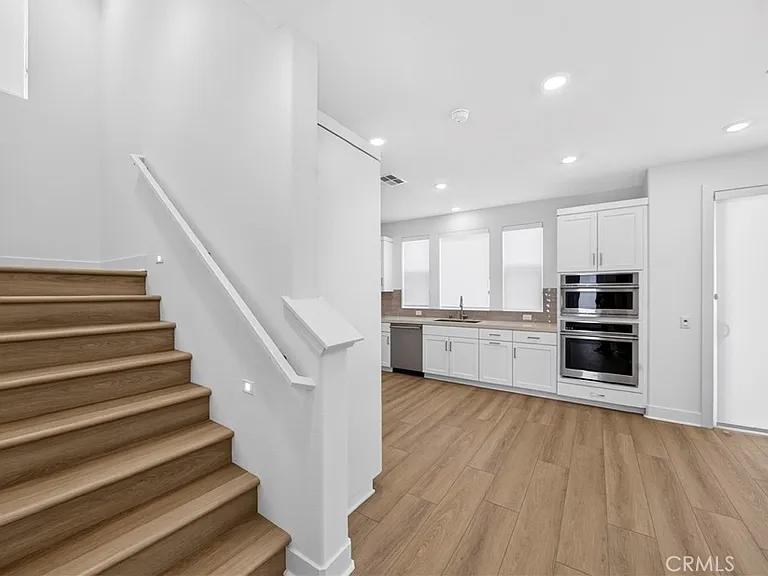 1041 Citrus Ave — Photo 9
