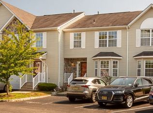 55 Victoria Dr, Somerset, NJ 08873