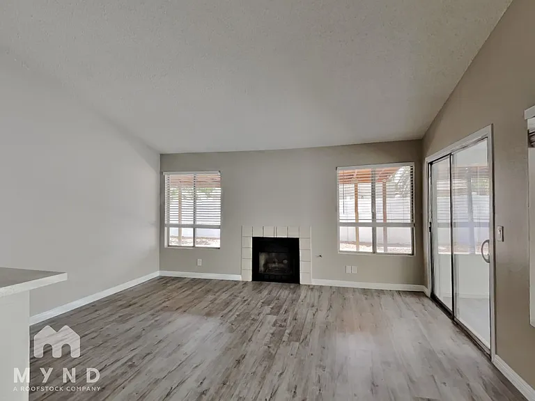 5681 Odessa Dr — Photo 7