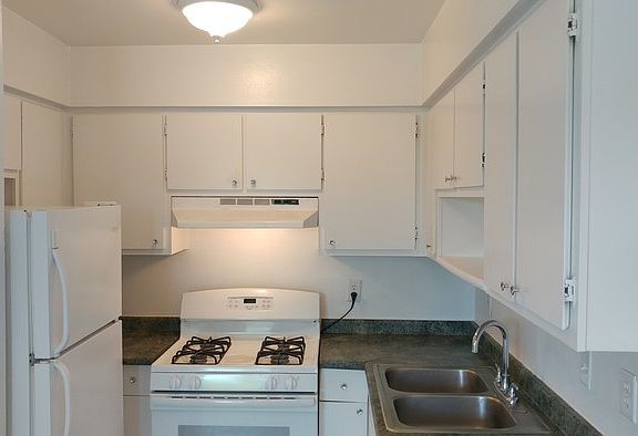 5th image of 1111 Amherst Dr SE APT 32