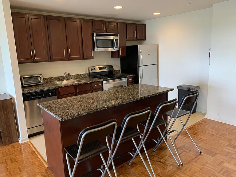 110 Somerset St #2104 — Photo 4