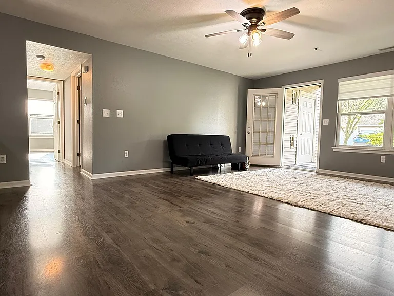 1401 Millbrook Trl — Photo 2