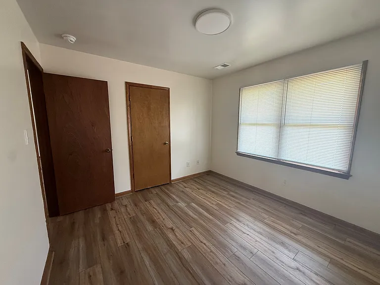 1282 Jaclyn Ln — Photo 3