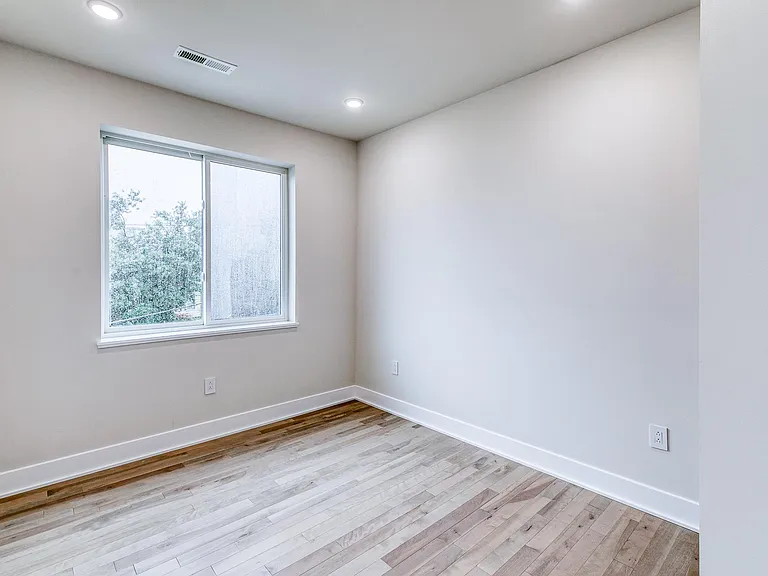 1518 N 8th St #8R — Photo 8