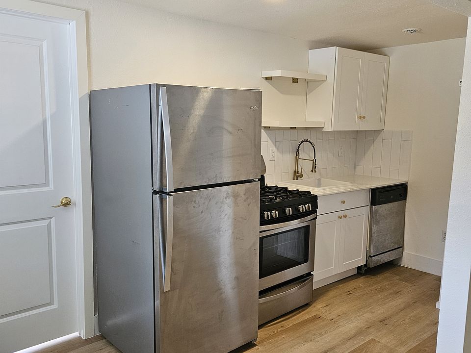 1st image of 410 Randall St #6