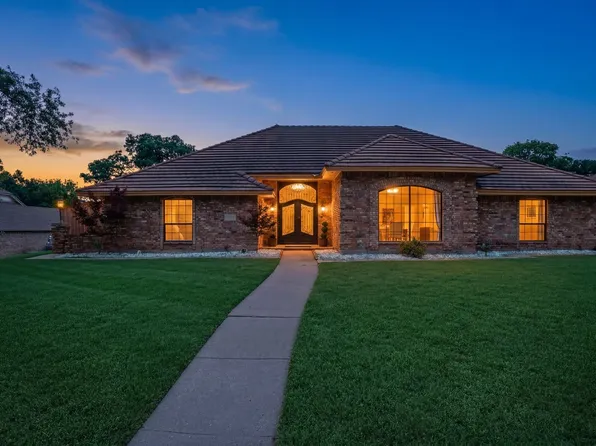 906 Greenbriar Ln, Duncanville, TX 75137