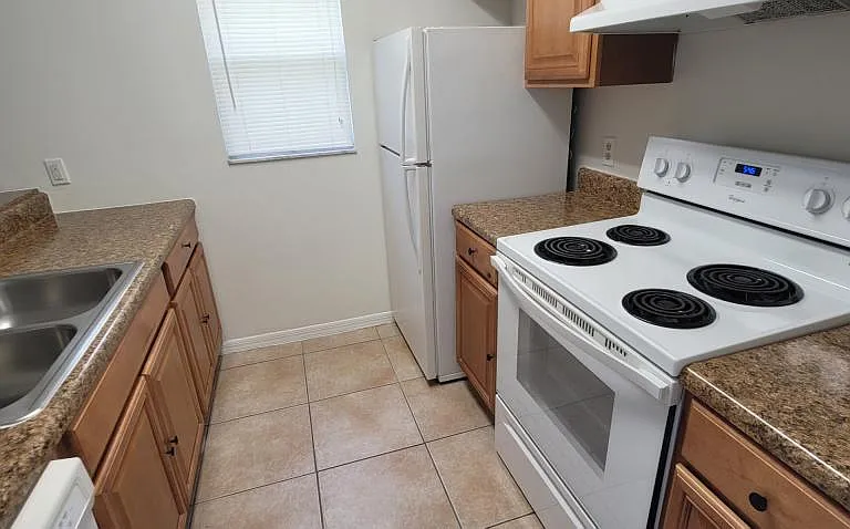 3492 Fox Hollow Dr — Photo 2