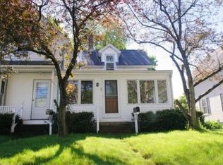 39 Crest St, Concord, MA 01742