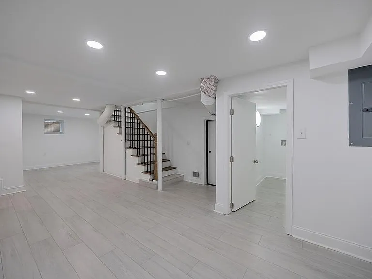 593 Lynnhaven Dr SW — Photo 36