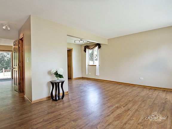 2nd image of 5160 Winona Ln