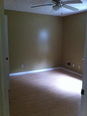 5th image of 3082 Robie Ln