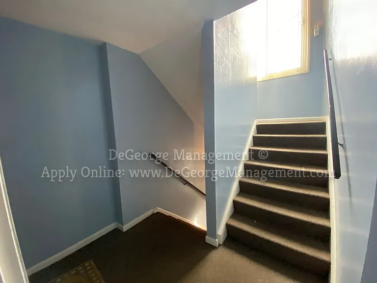Woodside Court Apartments — Photo 42