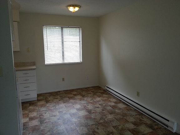 4th image of 1111 Pacific Ave N APT 13