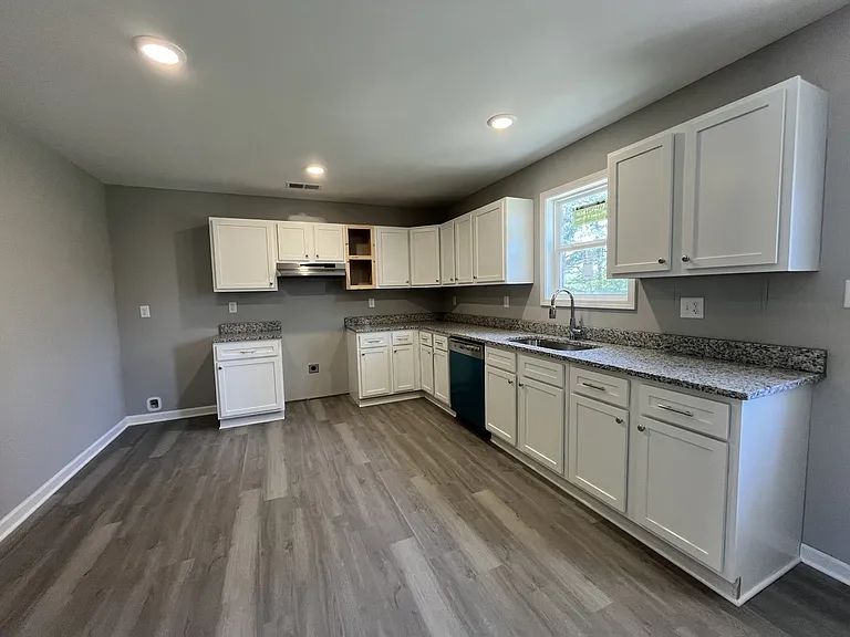 258 Pryor Rd — Photo 3