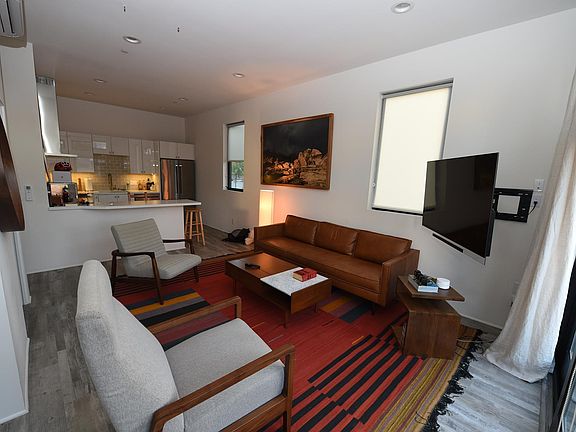 2nd image of 1509 Cabrillo Ave