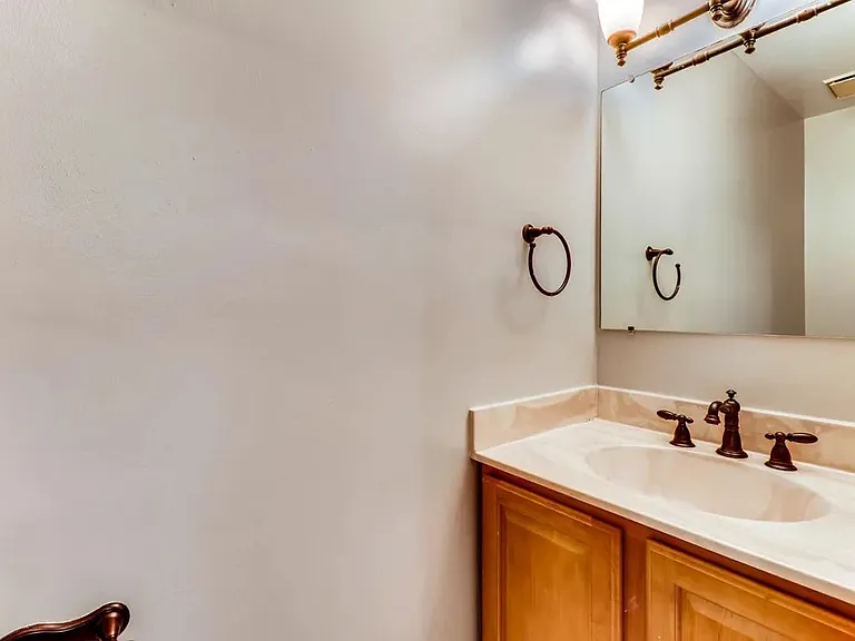 609 S Hanover St — Photo 10