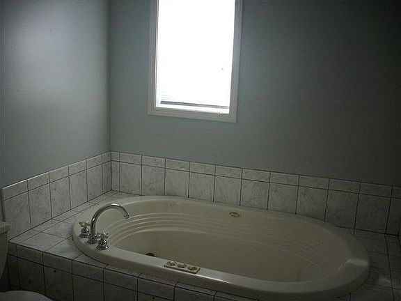 5th image of 4F Tupelo Dr #F