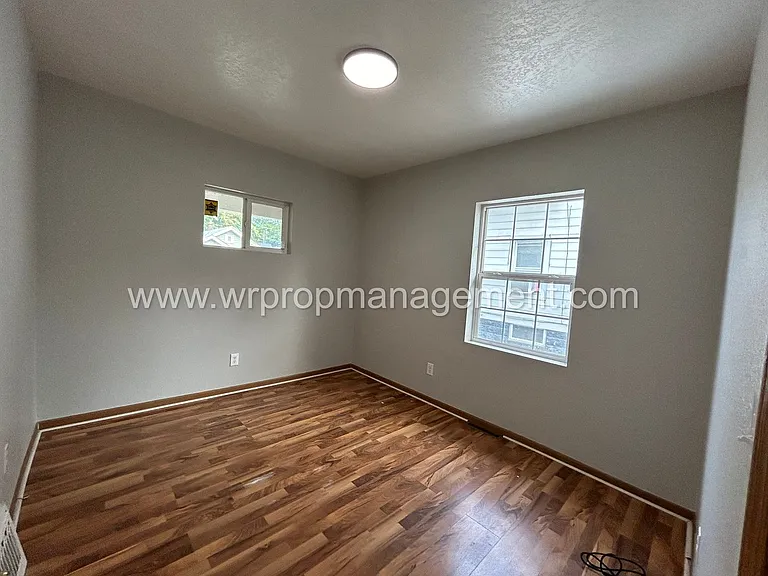 1024 Elysian Ave — Photo 6