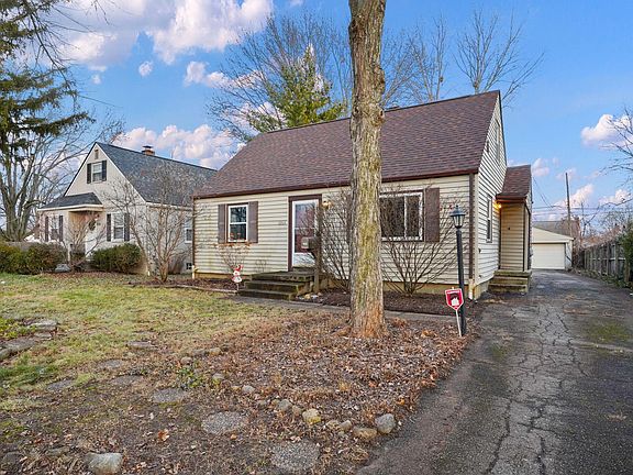 2nd image of 3264 Medina Ave