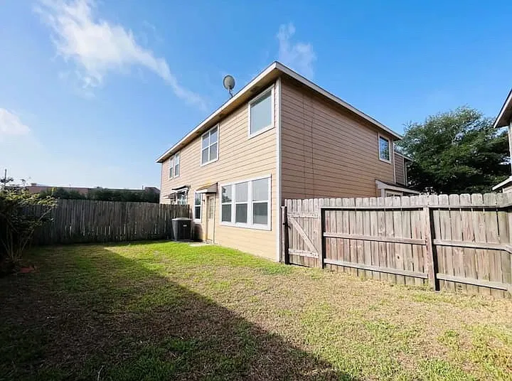 6014 Yorkglen Manor Ln
