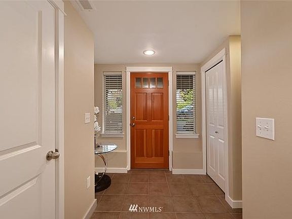 3rd image of 2337 Yale Ave E #B