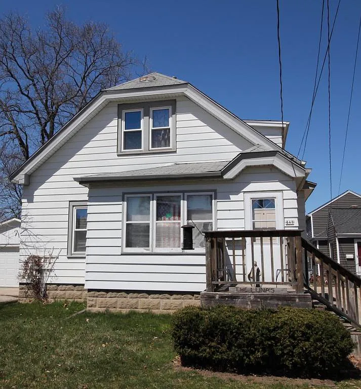 448 E Bolivar Ave photo 1