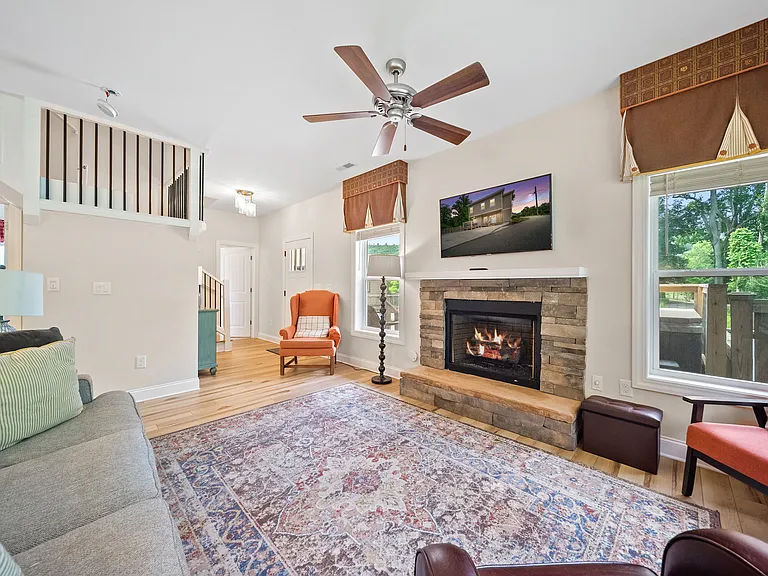 327 E Holly Ridge Rd — Photo 13
