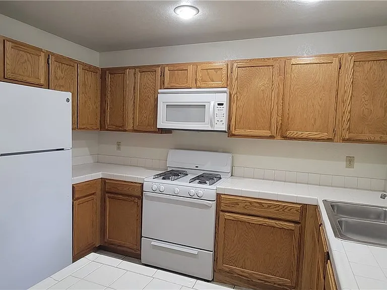 5044 S Rainbow Blvd #104 — Photo 8