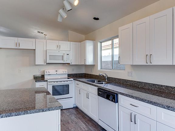 4th image of 3019 W Zachary Dr