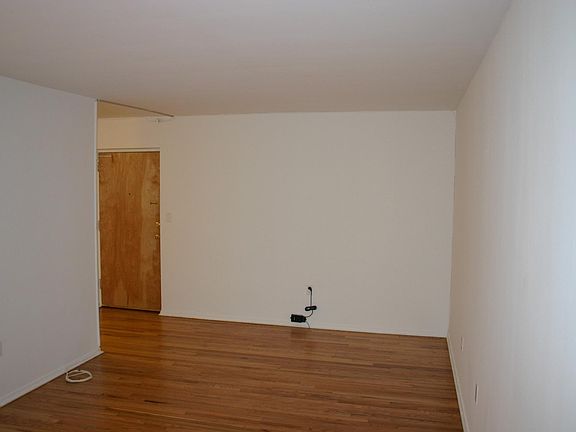 3rd image of 527 Bloomfield Ave APT A5