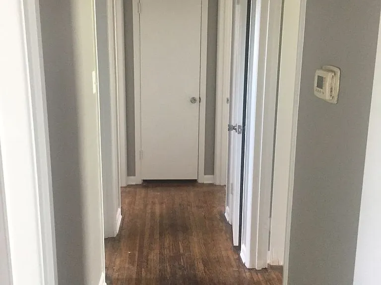 408 Sierra Madre Dr — Photo 2