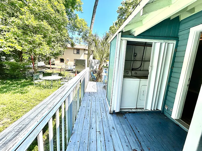 731 Florence St — Photo 12