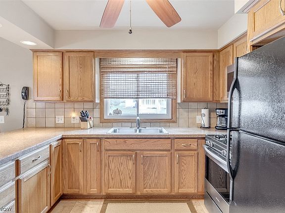 4th image of 931 Krehl Ave