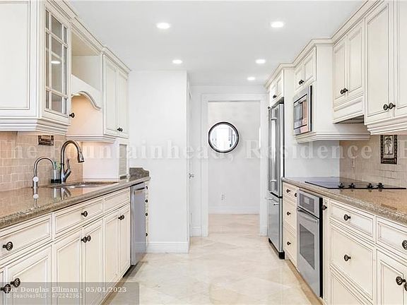 5th image of 3900 N Ocean Dr APT 2E