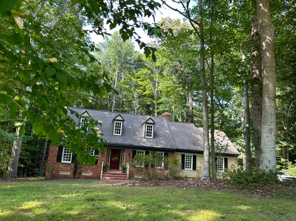 102 Whitehall Ct, Williamsburg, VA 23188