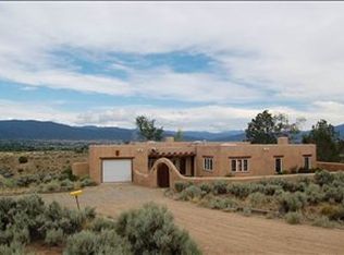 3 Coyote Ct, El Prado, NM 87529