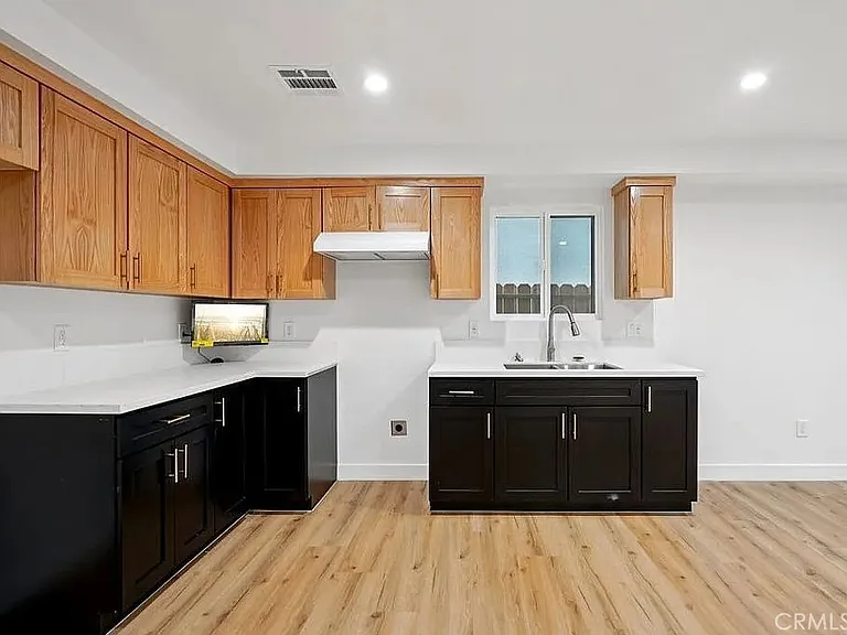 10422 1/2 Graham Ave — Photo 6