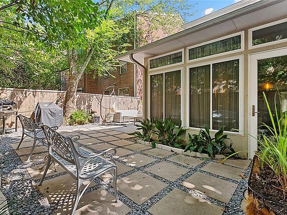 4th image of 3013 Constance St Unit 3013