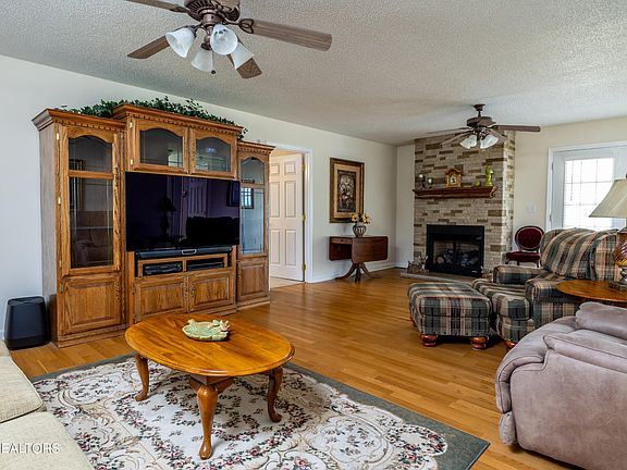 4th image of 1317 Heartland Dr