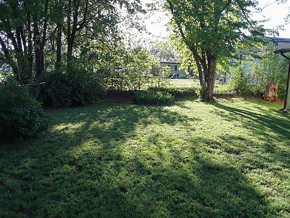 FRONT YARD (Fenced)