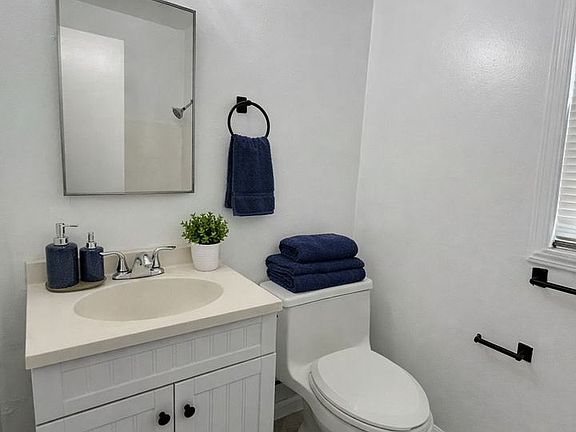 4th image of 5832-5840 Orange Ave #5832-01