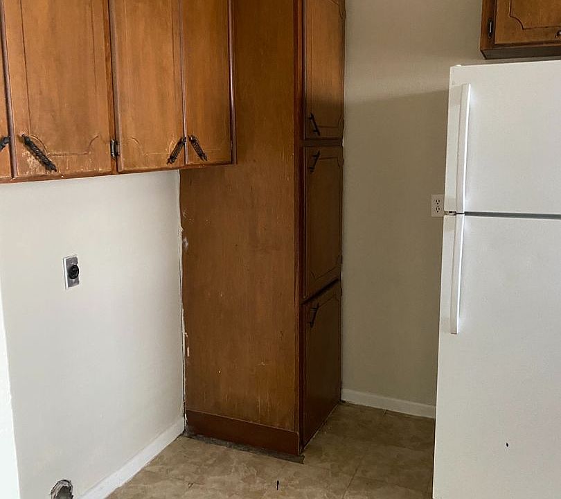 1st image of 4707B Shadylane Dr
