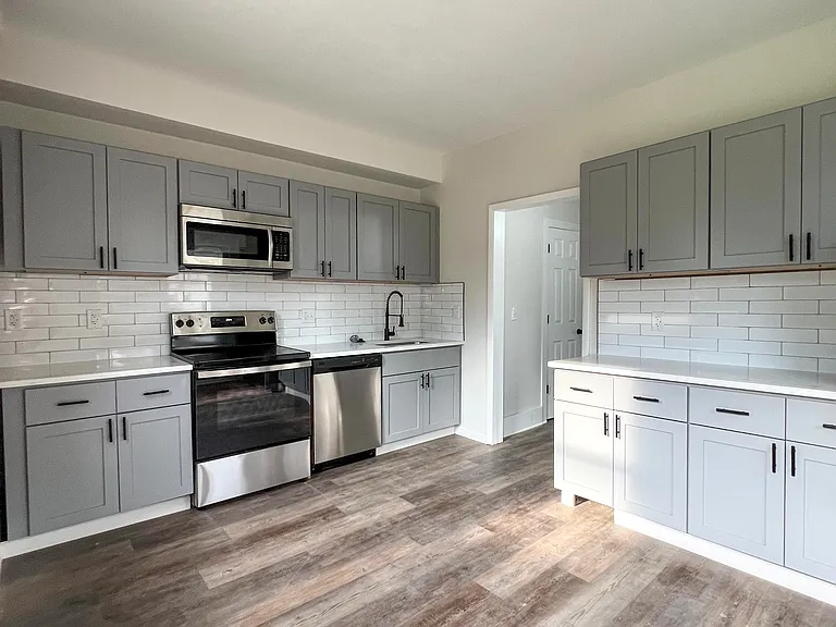 927 S Champion Ave #927 — Photo 5
