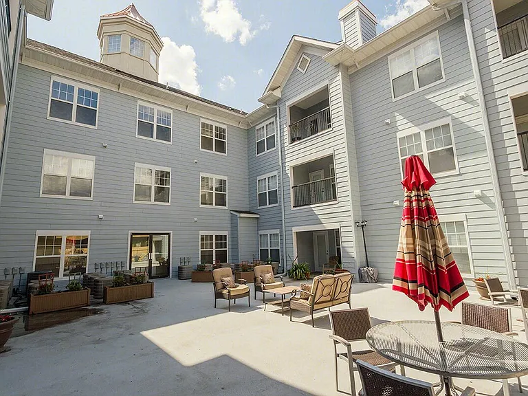 Kirkwood Station Plaza Apartments — Photo 9